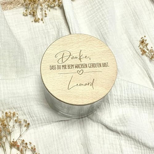 Vorratsglas Danke, dass du mir beim Wachsen geholfen hast mit Holzdeckel und Personalisierung (M - 880 ml)