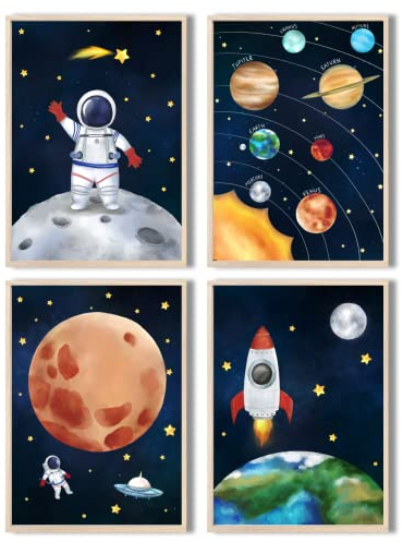 MeinBaby123® Kinderzimmer Poster Astronaut | 4er Set Poster DIN A4 | Weltall Raketen Planeten | Kinderzimmer Deko Mädchen Junge | Babyzimmer | Wandposter Premium (Astronaut V3)
