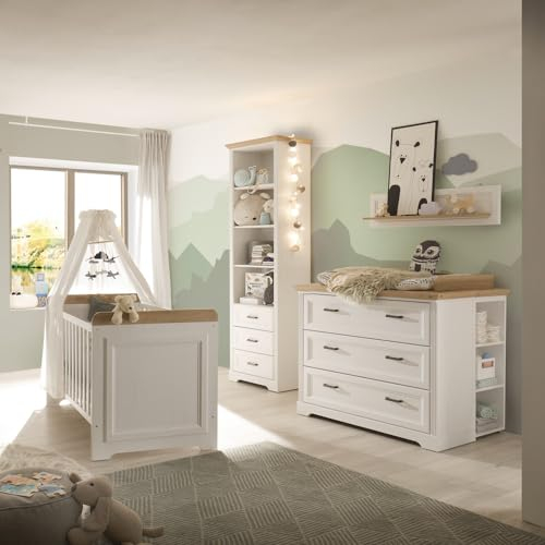Lomadox Babyzimmer 4-teilig, Wickelkommode, Wandboard, Standregal, Gitterbett, Landhausstil, Pine weiß mit Eiche