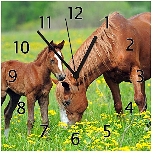 Wallario Design-Wanduhr Pferde auf der Koppel aus Glas, Motiv-Uhr Größe 30 x 30 cm, Schwarze Zeiger