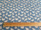 Oddies Baumwoll-Popeline-Stoff, Motiv Hühner auf blauem Hintergrund, 112 cm, 100 % Baumwolle, 130 g/m², Meterware (Copen Blue)