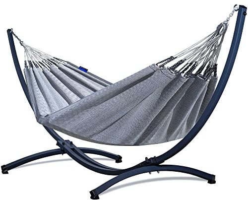 Potenza Outdoor Hängematte mit Gestell für 2 Personen I Medelin - 100% Baumwolle Doppelhängematte 220x140, 160kg I Hängemattengestell 220kg, wetterfest (B&W Latte, Basic Gestell Graphit)