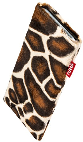 fitBAG Bonga Giraffe Handytasche für Apple iPhone 15 Pro Max Tasche aus Fellimitat mit Microfaserinnenfutter | Hülle mit Reinigungsfunktion | Made in Germany