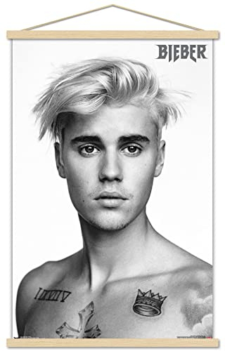 Trends International Justin Bieber – Pinup Wandposter, 56,8 x 86,4 cm, Premium-Druck und Buchenholzaufhänger Bundle