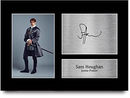 HWC Trading A4 Sam Heughan Outlander Geschenke Gedrucktes Signiertes Autogramm Foto für Fans von Fernsehshows