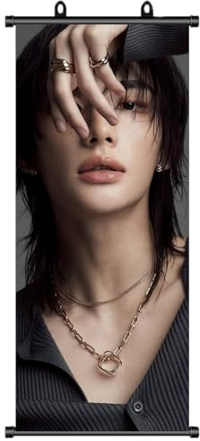 Stray Kids Poster,Stray Kids Hyunjin Rollbild, StrayKids Fanartikel,StrayKids Hyunjin Scroll Poster,Geburtstag Deko,Stoff für Wanddekoration, 70 * 30cm