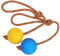 Kacouni Hundeball mit Schnur, 2 Stück Wurfball mit Seil, Langlebig, Weich und Elastisch Vollgummiball für Agilität und Extrem Weite Würfe, Fangen und Ziehen des Krieges (5 cm, Blau + Gelb)