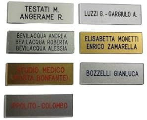 TARGHETTA citofono TARGA 1,5x5,5 cm spesso 1mm circa PLASTICA scegli colori INCISIONE COMPRESA stampatello FUORIPORTA 1 portachiavi AMULETI (1 RIGO)