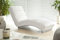 SalesFever Designer-Liege Chaise-Longue aus Kunstleder weiß mit verchromten Gestell | Renta | Relax-Liege zum Entspannen aus hochwertigem Kunstleder weiss | Moderner Liege-Sessel für Ihr Wohnzimmer