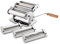 Imperia La Fabbrica della Pasta Ligne Gourmet. Coffret cadeau machine à pâtes avec accessoires. Fabriqué en Italie. Kit composé d'une machine à pâtes fraîches et trois coupes-pâtes réglables