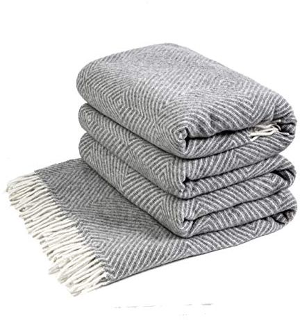 LYHome Merino Decke - Kuscheldecke Tagesdecke Sofa Wolldecke, Blanket Überwurfdecke Sofadecke Wohndecke, Flauschige Couchdecke Merinodecke, Flauschig Warm Plaid (140x200 cm | Grau mit Weiß Rauten)