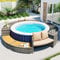 DRIXNO Spa-Pool, Gartenmöbel-Set, Poolumrandung, PE-graues Rattan und Akazienholz, mit Stauraum, Lounge-Set, für Whirlpool und Pool, mit verstellbaren Füßen, inklusive Kissen