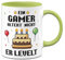 Gaming Tasse - Ein Gamer altert nicht er levelt - Geschenk zum Geburtstag für Zocker - Geburtstagsgeschenk lustig für Jungen, Nerds und Mädchen (Hellgrün)