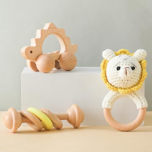 Baby Rassel Set 0 3 6 9 Monate - 3 Stück Baby Rassel Beißring Set mit Gehäkelte Babyrassel und Holzspielzeug, Montessori Spielzeug ab 0-12 Monate Neugeborenen Geschenke (Gelber Löwe)