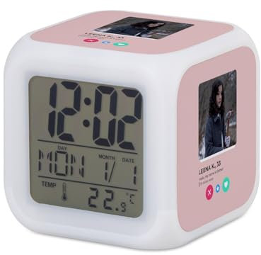 Fabulous Esther Horror Wecker, Würfel, beleuchtet, Rosa – 7,8 x 7,8 x 7,8 cm – Retro-Beleuchtung, mehrfarbig, LED