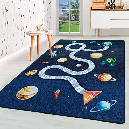 HomebyHome Kurzflor Kinderteppich für Jungen und Mädchen 100 x 150 cm Marineblau Planet Design - Waschbarer Teppich Extra Weich und Antiallergen - Teppich für Kinderzimmer, Babyzimmer und Spielzimmer