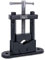 Scheppach Rohrschraubstock SPV50 Black Edition Schraubstock | Spannweite 0-75 mm | Spannbackenbreite 65 mm | Rohrfixierung max. 65 mm Ø | Spannkraft 30 Kn