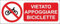 M-ITALY CARTELLO SEGNALETICO UNI - VIETATO APPOGGIARE BICICLETTE - Adesivo Extra Resistente, Pannello in Forex, Pannello In Alluminio (Adesivo, 15x6 cm)