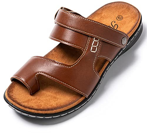 JOMIX Sommer Sandalen Herren Weiche Kunstleder Pantoletten Zehenring Latschen mit FerseRiemen Rutschfeste Gummisohle Wandern Meer Strand Outdoor (03 Khaki, 43 EU)