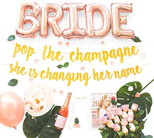 MALIBU MOMENTS Bachelorette Party Dekorationen Kit | Brautdusche Zubehör | Bride to Be Schärpe, Ringfolie, Rosenballons, Glitzerbanner | Pop The Champagne She is Changing Her Name (Gold)