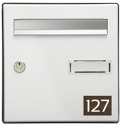 DECOHO - Numéro boîte aux Lettres Personnalisable - Plaque Plastique résistante Effet Bois foncé - Chiffres Blancs - Format Rectangle méd