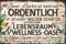 LUCKYLINDE - Wetterfestes Blechschild, Gartenschild – Dieser Garten ist nicht unordentlich, es ist eine Wellnessoase für Bienen – lustiger Spruch, 20 x 30 cm