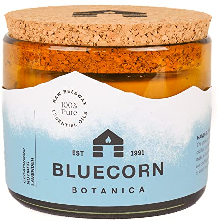 Ätherisches Öl aus Zedernholz, Muskatnuss, Lavendel, reine Bienenwachskerze im Glas. Bluecorn Bienenwachs Botanica. Ungiftige Duftkerze aus 100 % recyceltem Glas. Große Kerze mit 3 Dochten, 625 g