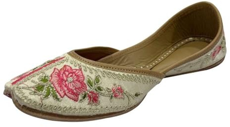 Indian Designer Wedding Shoes – Elegant Flat Ethnic Footwear for Women