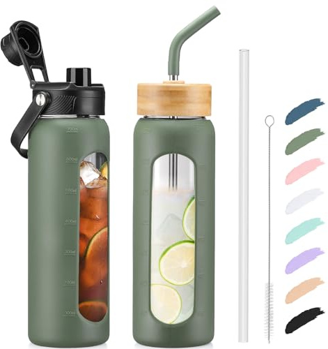 Kodrine Glas-Trinkflasche mit Strohhalm und 2 Deckeln, Bambus-Strohhalm und Auslaufdeckel mit Tragegriff, Borosilikatglas, Trinkflasche mit Silikonhülle und Zeitmarkierung für Sportreisen, Olivgrün