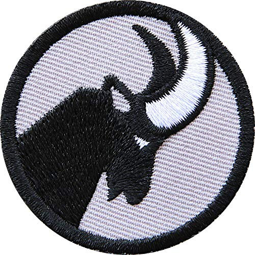 2 x Steinbock Abzeichen gestickt 45 mm/Applikation Aufnäher Aufbügler Flicken Sticker Patch für Mode Sport Kleidung Tasche Rucksack/Zeichen Tier Symbol Berge Geweih (Grau)