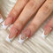 24Pcs Französische Spitze zum Aufdrücken der Nägel, Fake Nägel mit French Tip und Schmetterlings-Design, Vollständige Abdeckung, Künstliche nail mit Strasssteinen für Frauen & Mädchen (Weiß, 24x)