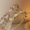 JOZMMZEOOA Fleurs Serre Tete Femme,2 Pièces Perle Bandeau Rose Beige Roses Serre Élégants Tete Cheveux Bandeau Fleuri Couronne Serre Tete Enfant,pour Maquillage Fête Festival Mariage Voyage