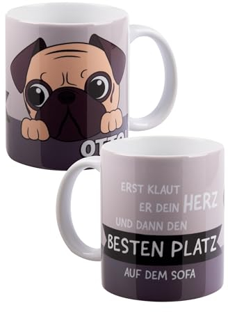 Bastian Bielendorfer Tasse - Mops Otto! Erst klaut er dein Herz und dann den besten Platz auf dem Sofa Kaffeetasse Becher Kaffeebecher aus Keramik 320 ml
