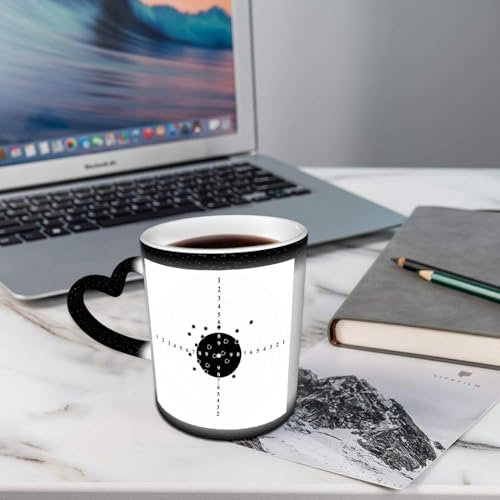 AELKSP Divertida Taza de Café,Taza té café Cambio de Color de la Taza Sensible al, cerámica Taza Mágica, 11oz,Entrenamiento de tiro con pistola en polígono I, números de objetivo y agujeros de bala en