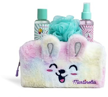 MARTINELIA - Trousse de Bain En Fausse Fourrure - Coffret Bain Enfant - Trousse de Toilette Avec Gel Douche + Brume Parfumée Pour le Corps + Fleur de Douche - Coffret Cadeau Enfant - Cadeau fille