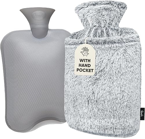 Qomfor Wärmflasche mit weichem Bezug - 2L Wärmeflasche mit Kängurutasche Auslaufsicher - Bettflasche für Erwachsene und Kinder, ideal für Schmerzlinderung - Flauschigem Kuschelbezug (Hellgrau)