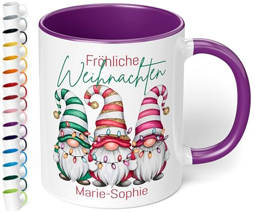True Statements Geschenk zu Weihnachten: Tasse „Fröhliche Weihnachten“ mit 3 bunten Wichteln - personalisiert mit Namen - Geschenkidee Adventszeit, Keramik, ca. 330ml, Violett