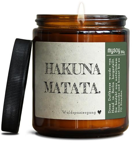 GLÜCKLICHT Duftkerze mit Spruch Zum Entspannen | Handgemacht aus Sojawachs | In Geschenkbox | Nachhaltiges Geburtstagsgeschenk für Yoga-Fans, Chiller, Anti-Stress, Hakuna Matata |Waldspaziergang