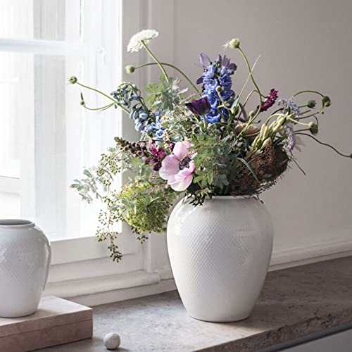 Lyngby Porcelæn Vase H16,5 cm Rhombe organischer Ausdruck für Blumen, Weiss