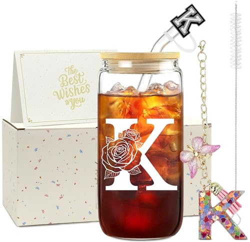ZIOSINM Cadeau Anniversaire Femme Tasse Personnalisable Cadeau Femme | A-Z Lettre 500 ml Verre Matcha, Verre avec Ouvercle et Paille + Porte-clés, Idee Cadeau Femme pour Noël ou Saint-Valentin