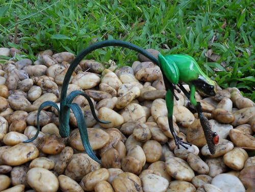 H. Packmor GmbH Bronzefigur grüner Frosch mit Marienkäfer an einem Zweig Gartenfigur Dekoration