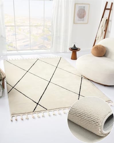 MY-RUG Teppich Ida rechteckig weiß schwarz 200 x 290 cm Esszimmerteppich im Boho Style, Skandinavischer Fellteppich Kunstfell Vintage Teppich mit Fransen, Flauschig im Rauten Muster