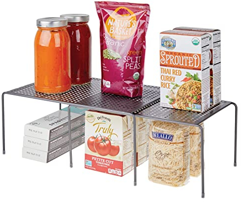 mDesign Regaleinsatz für Küchenschrank – praktische Geschirrablage aus Metall für mehr Abstellfläche – Schrankeinsatz zum Ausziehen – grau