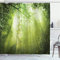 ABAKUHAUS Wald Duschvorhang, Sunbeams in Woodland, Stoffliches Gewebe Badezimmerdekorationsset mit Haken, 175 x 220 cm, Lindgrün