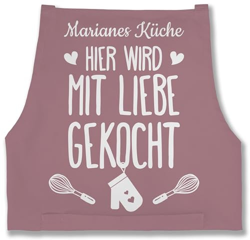 Schürze - Kochschürze - Hier wird mit Liebe gekocht mit Name I Geschenk Kochen - 85x69 - Rosa - personalisierte küchenschürze damen kochschuerze dame küche sprüche kochschürzen koch schürzen
