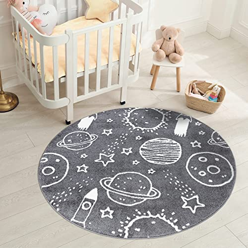 carpet city Teppich Kinderzimmer Weltall - Dunkel-Grau - 120 cm Rund - Kinderteppich Kurzflor mit Sternen, Raketen, Planeten - Weicher Flor