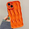 UEEBAI Hülle für iPhone 13 6.1 inch, Wasserwellen-Muster Silikon Handyhülle, Lockige Wellen Rahmenform Soft TPU Case mit Anti-Kratzen Stoßfeste Schutzhülle TPU Bumper Cover - Orange