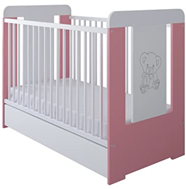 kiki design Babybett mit Schublade, Matratze & Kleiner Teddybar Gravur 120x60cm | 3 ausziehbare Sprossen | 3-Stufen-Verstellung | Kiefernholz | Rosa