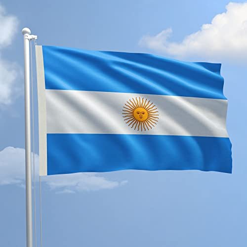 AL PRODUCTION Bandera Argentina 100 x 150 cm de poliéster náutico 115 gr/m² con doble pliegue perimetral, cuerda y revestimiento. Apta tanto para entrada y salida