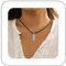 Dervivea Collana girocollo in pelle con piume vintage Collana con ciondolo in piume d'argento Collana in corda di pelle nera Collana con piume in metallo Catena di gioielli per le donne